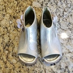 Immaculate Pampili Soft Gold Sandals Size kids 11